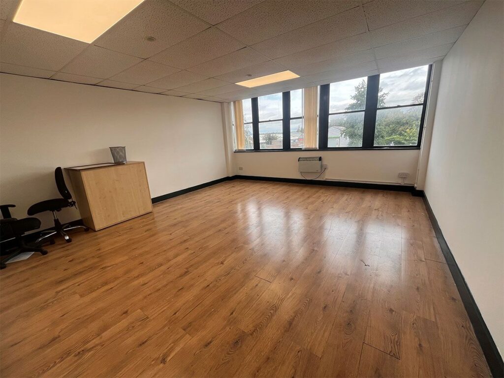 Office 9, 66 Long Lane